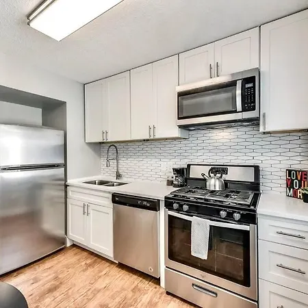 Bright And Cheerful Flat, Near Fair Park Apartment